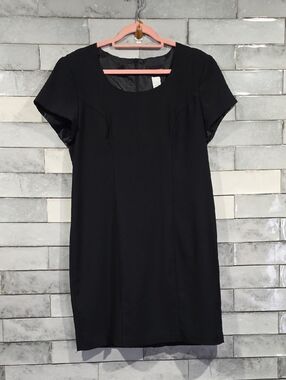 Courtenay Black Short-Sleeve Scoop Neck Mini Dress Size 12